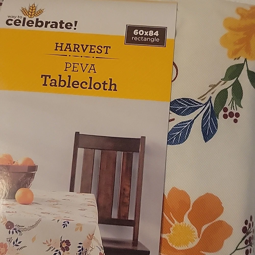 NEW Way To Celebrate Harvest Wreaths & Florals Tablecloth